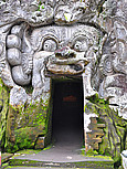  Ansicht von Citysam  Bali Reliefs und Skulpturen am Eingang