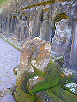 Yeh Pulu Fotografie Attraktion  Gigantischer Steinfries bei Yeh Pulu